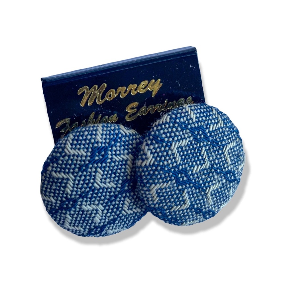 80s fabric covered button style earring blue white